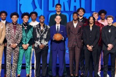 休斯顿火箭队迎NBA球星杜兰特加盟，申京归队备战新赛季